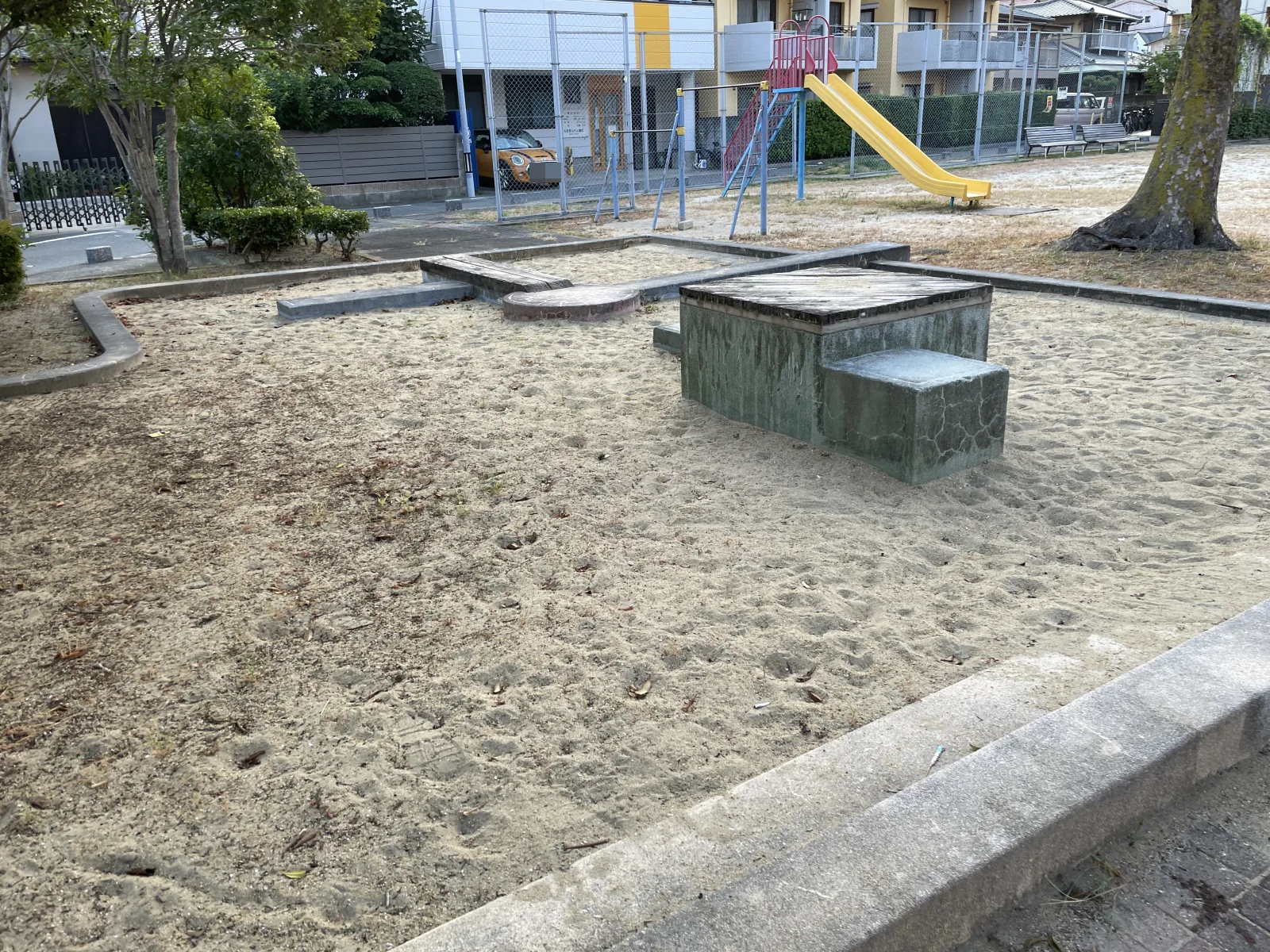馬出東公園の設備・遊具写真